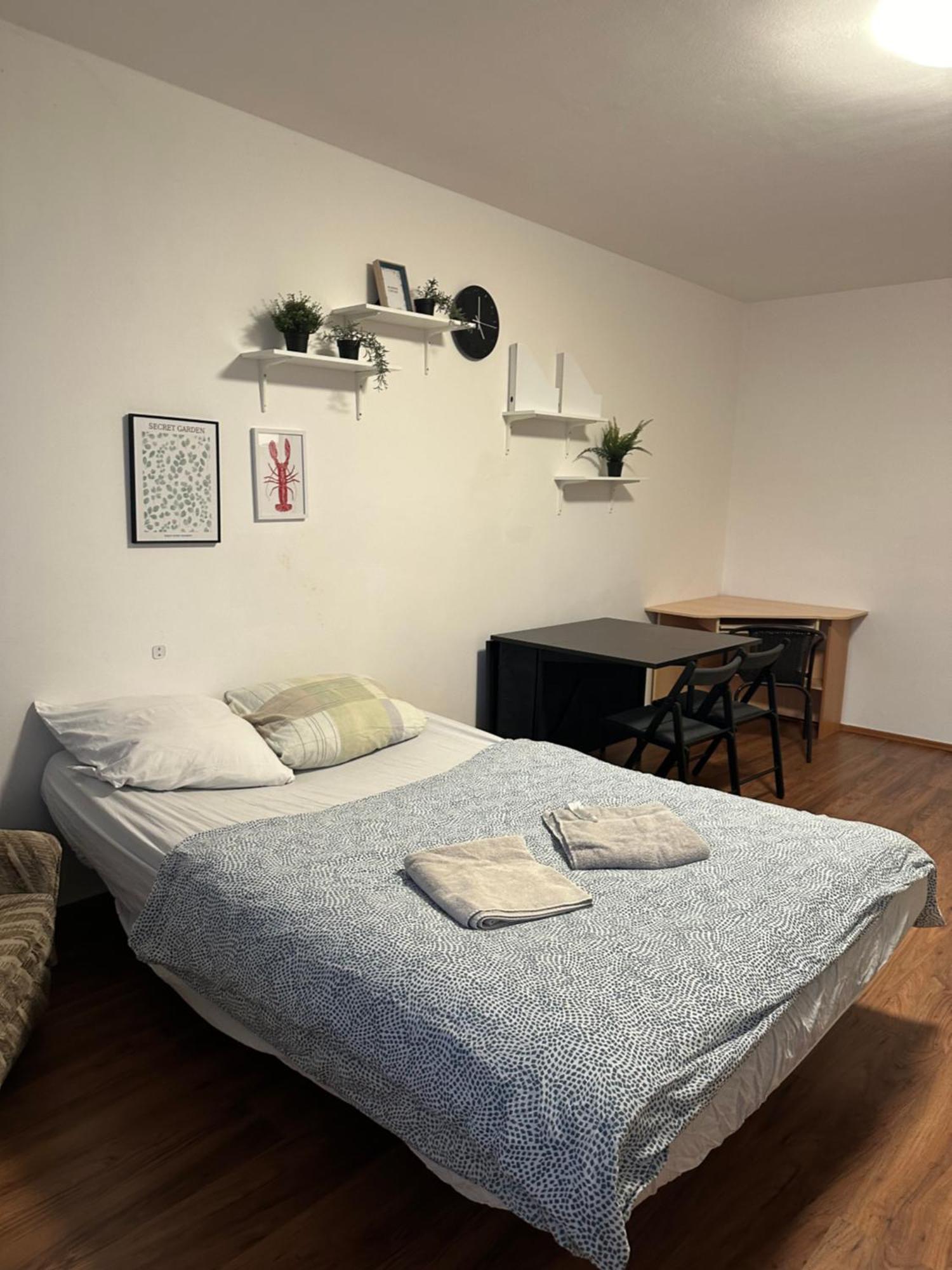 Private Room 1 Km From Center With Kitchen Bratysława Zewnętrze zdjęcie